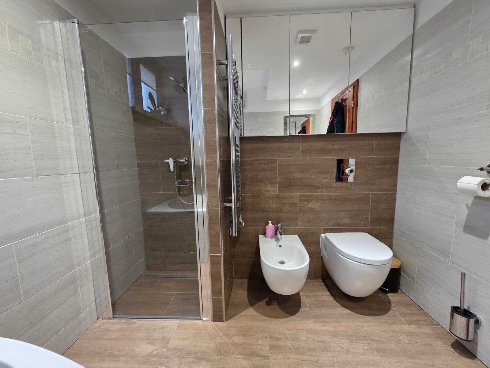 Pronájem bytu 3+kk 68 m², Na Výsluní, Hradec Králové, Královéhradecký kraj Pronájem bytu 3+kk 68 m², Na Výsluní, Hradec Králové, Královéhradecký kraj