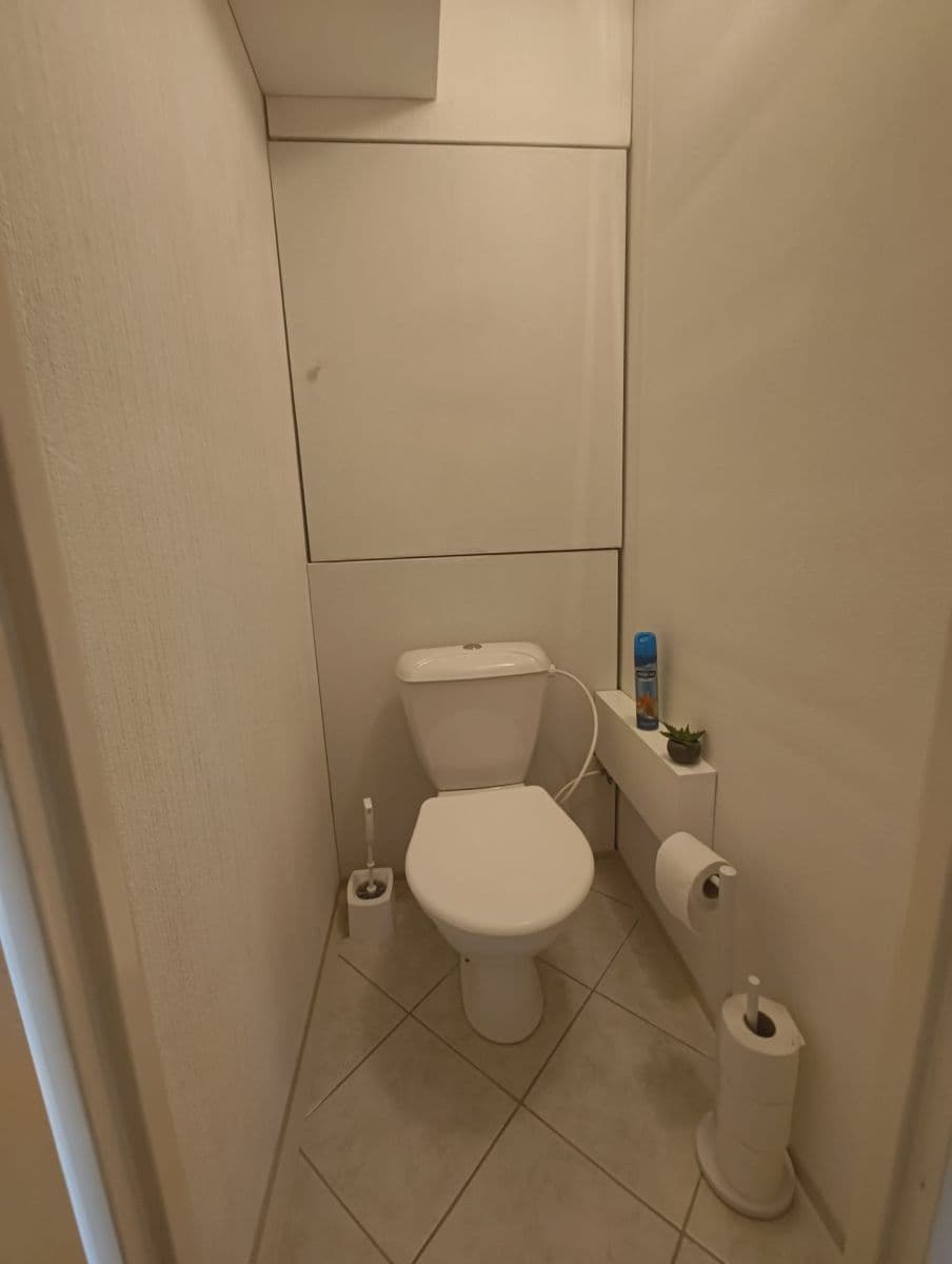 Pronájem bytu 2+kk 43 m², Berlínská, Tábor, Jihočeský kraj Pronájem bytu 2+kk 43 m², Berlínská, Tábor, Jihočeský kraj