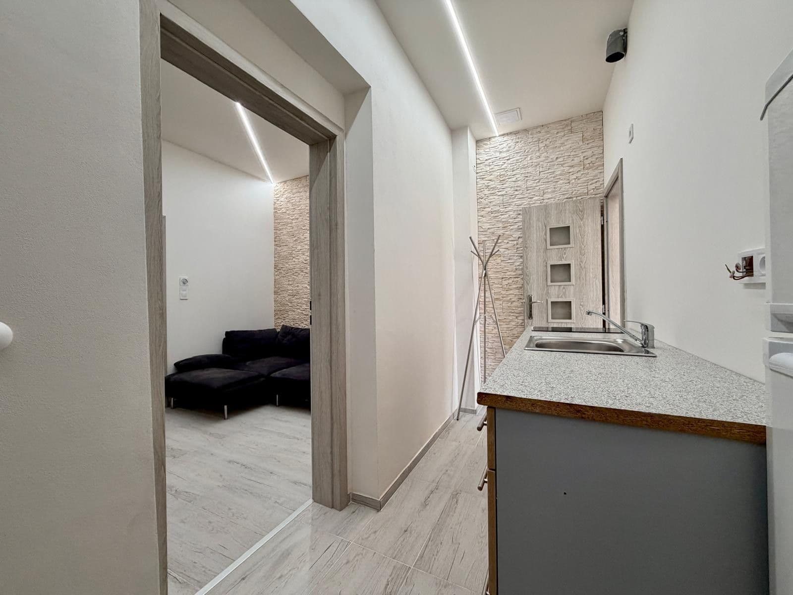 Pronájem bytu 3+1 55 m², Na Jarově, Praha, Praha Pronájem bytu 3+1 55 m², Na Jarově, Praha, Praha