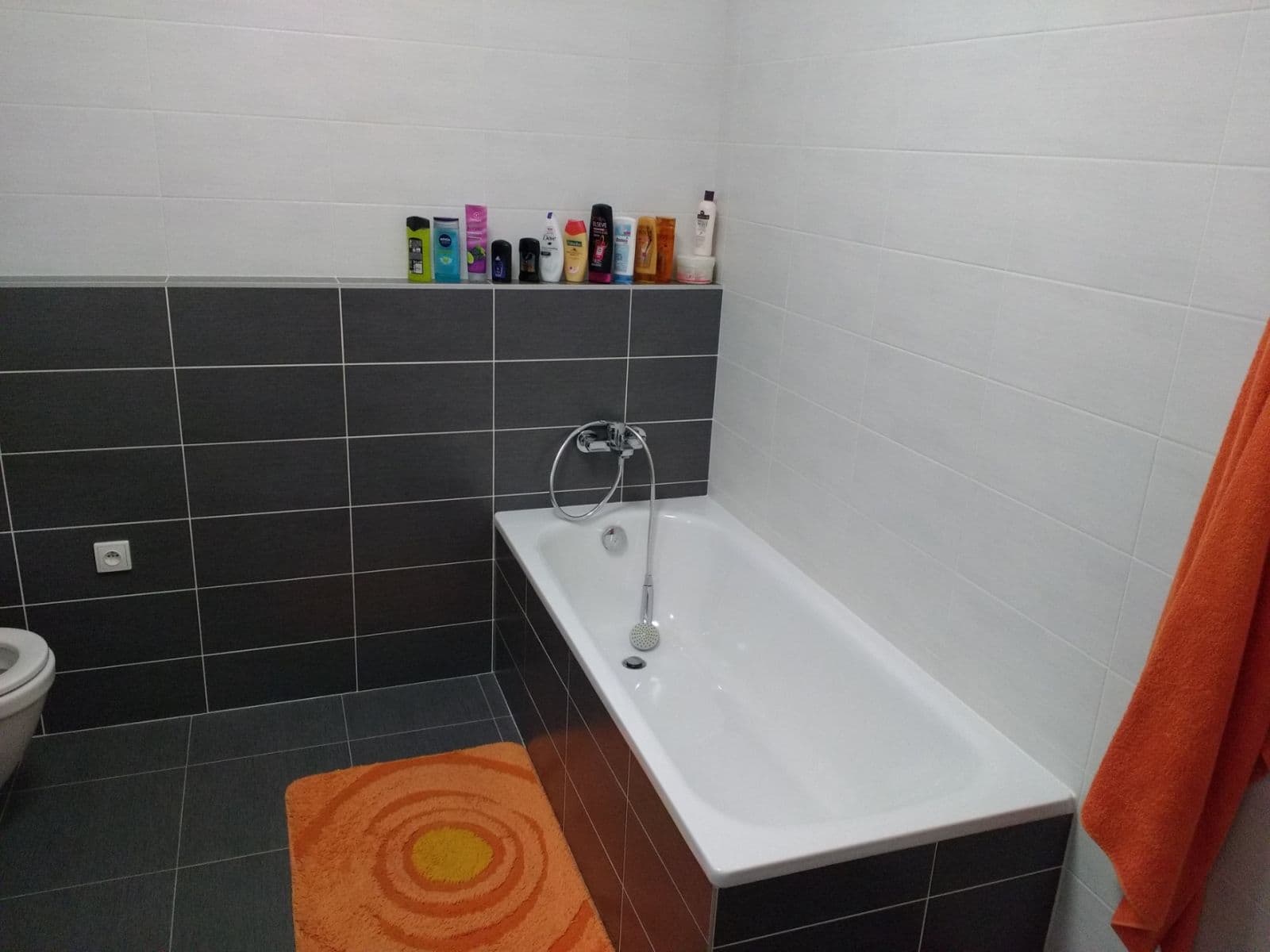 Prodej bytu 2+kk 62 m², Mirešická, Jinočany, Středočeský kraj Prodej bytu 2+kk 62 m², Mirešická, Jinočany, Středočeský kraj