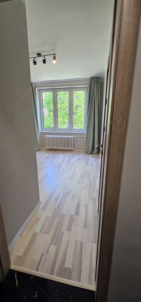 Pronájem bytu 1+kk 25 m², Ke Strašnické, Praha, Praha Pronájem bytu 1+kk 25 m², Ke Strašnické, Praha, Praha
