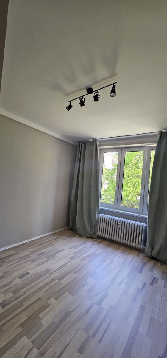 Pronájem bytu 1+kk 25 m², Ke Strašnické, Praha, Praha Pronájem bytu 1+kk 25 m², Ke Strašnické, Praha, Praha