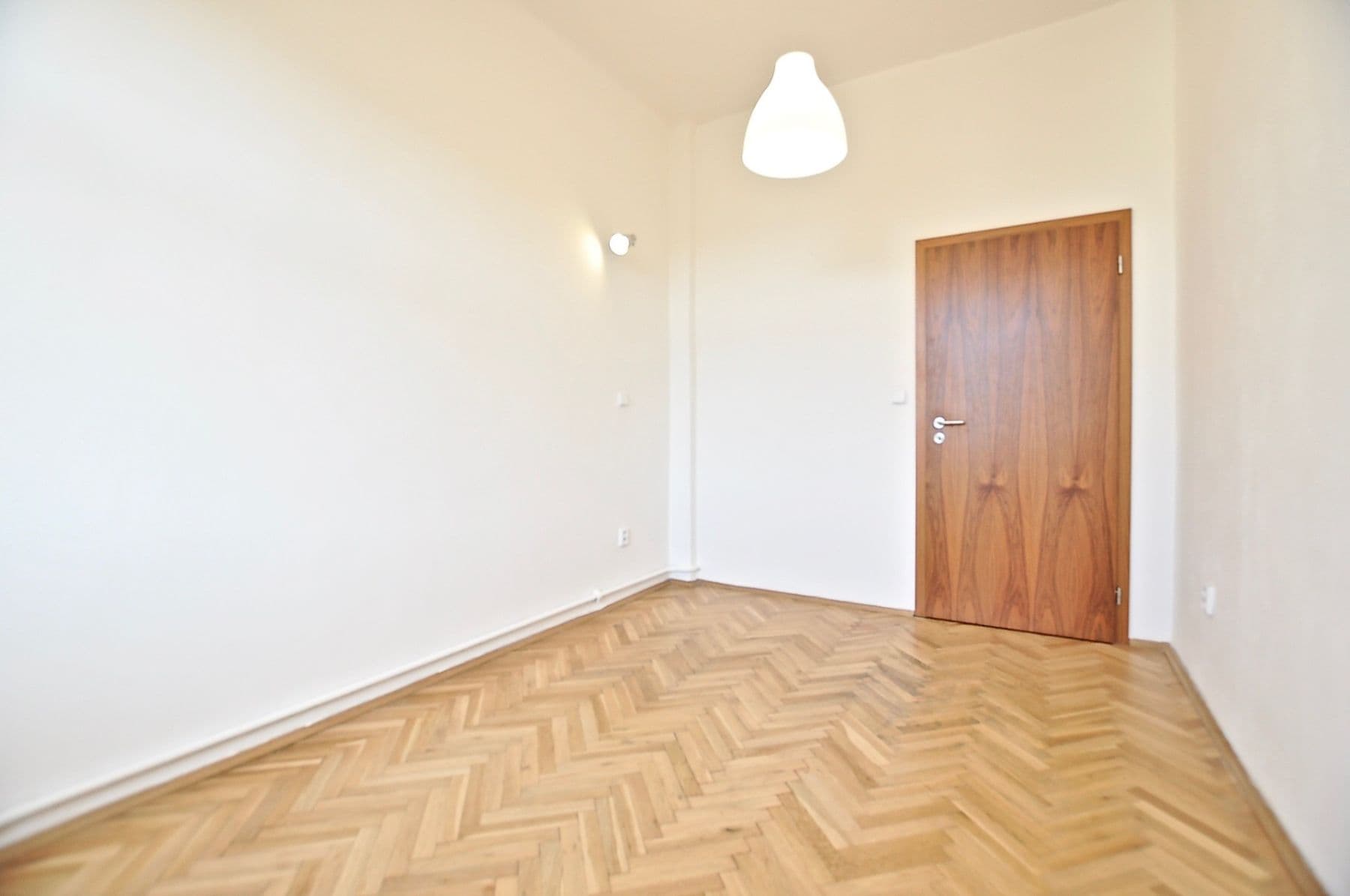 Prodej bytu 2+1 40 m², Komunardů, Praha, Praha Prodej bytu 2+1 40 m², Komunardů, Praha, Praha