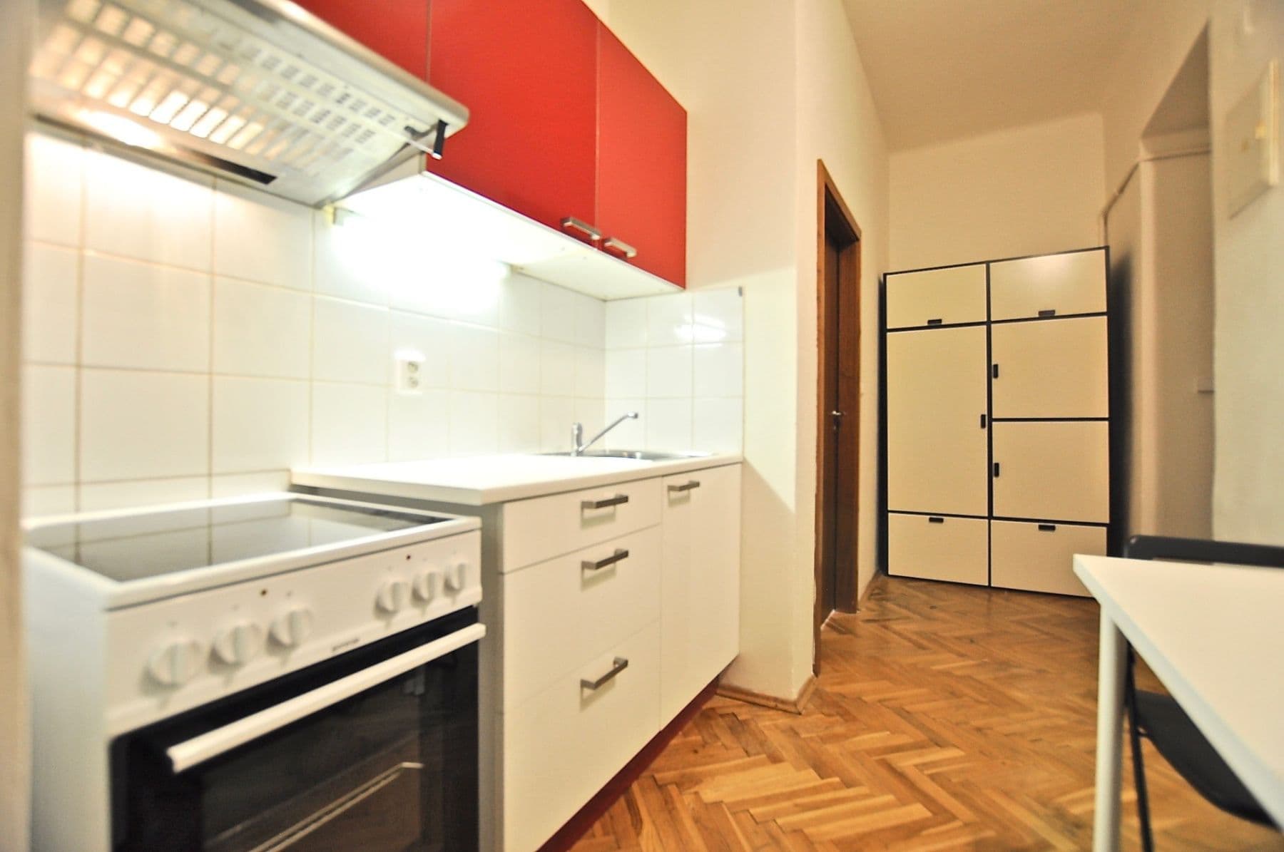 Prodej bytu 2+1 40 m², Komunardů, Praha, Praha Prodej bytu 2+1 40 m², Komunardů, Praha, Praha
