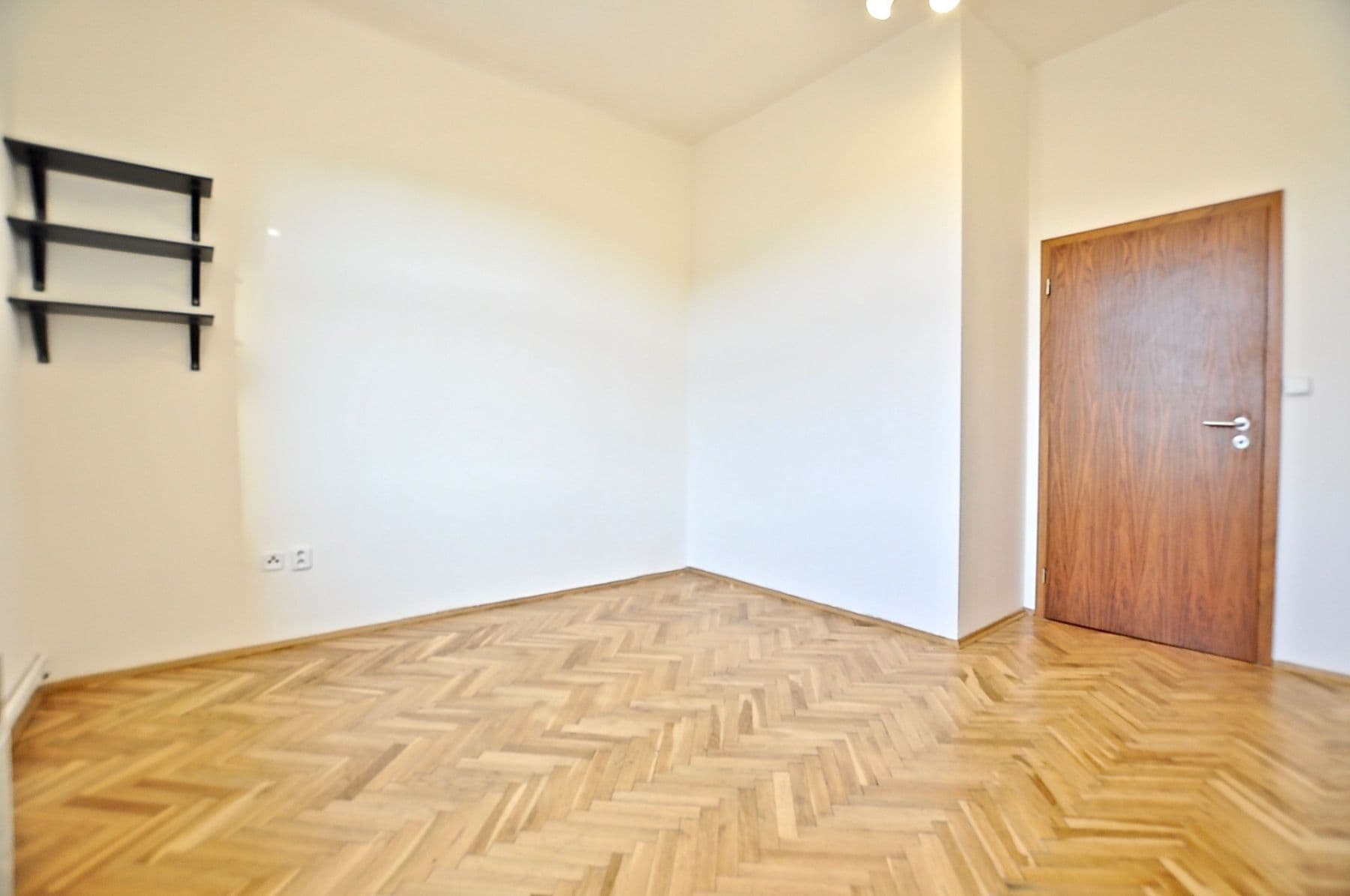 Prodej bytu 2+1 40 m², Komunardů, Praha, Praha Prodej bytu 2+1 40 m², Komunardů, Praha, Praha