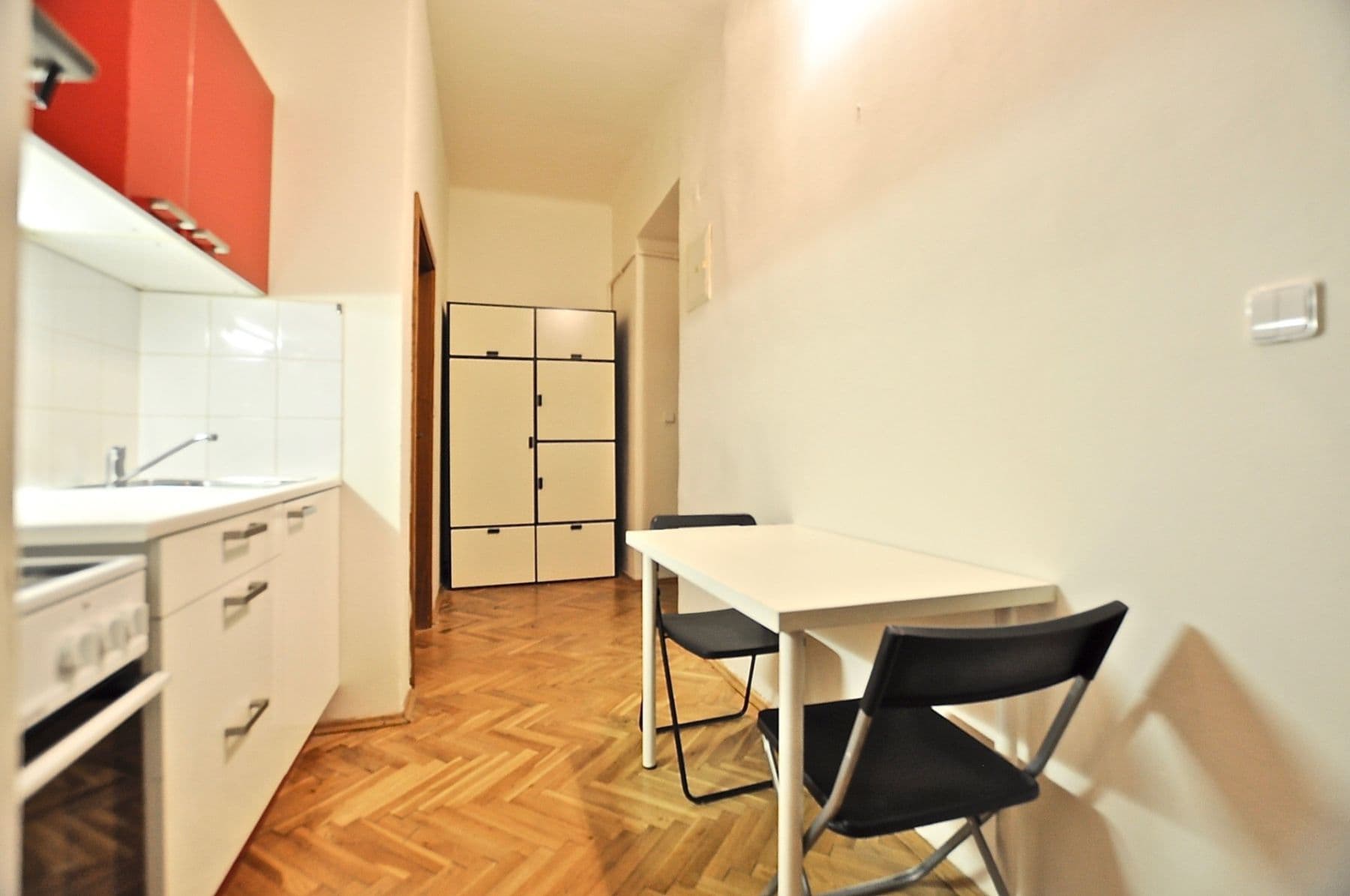 Prodej bytu 2+1 40 m², Komunardů, Praha, Praha Prodej bytu 2+1 40 m², Komunardů, Praha, Praha