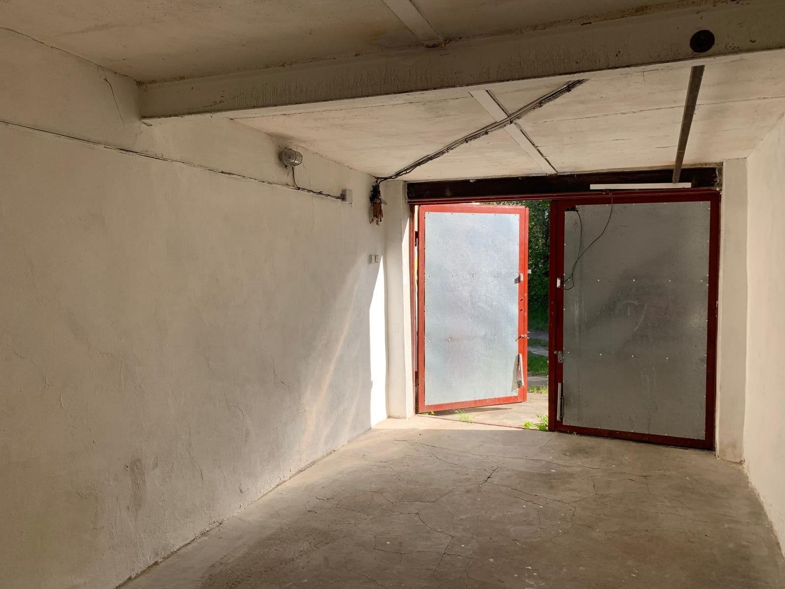Pronájem garáže 18 m², Školní, Praha, Praha Pronájem garáže 18 m², Školní, Praha, Praha