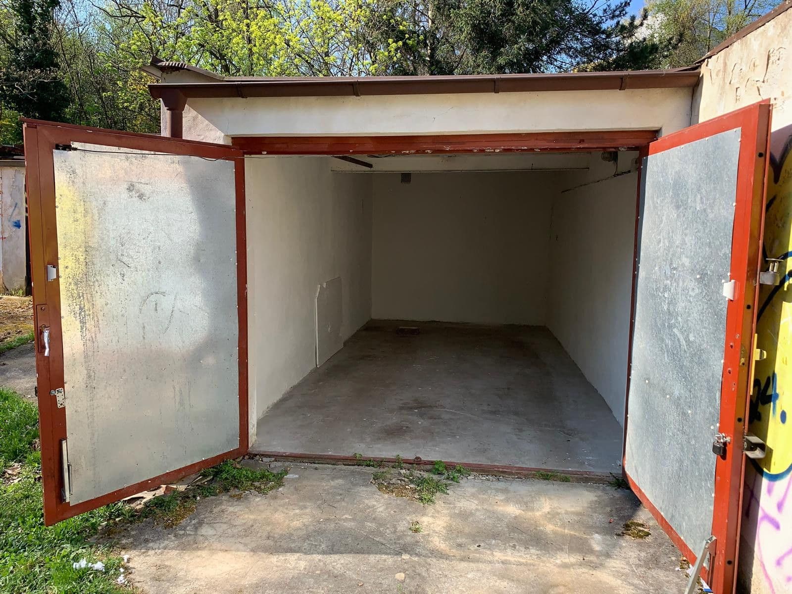 Pronájem garáže 18 m², Školní, Praha, Praha Pronájem garáže 18 m², Školní, Praha, Praha