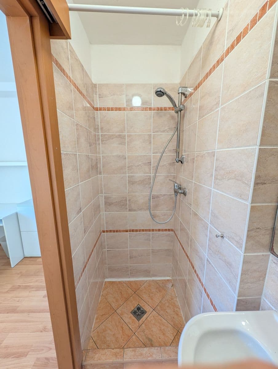 Pronájem bytu 1+kk 14 m², Pivoňkova, Brno, Jihomoravský kraj Pronájem bytu 1+kk 14 m², Pivoňkova, Brno, Jihomoravský kraj