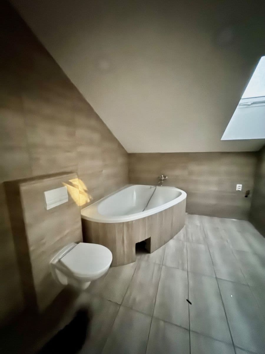 Pronájem bytu 4+kk 217 m², Práce, Děčín, Ústecký kraj Pronájem bytu 4+kk 217 m², Práce, Děčín, Ústecký kraj