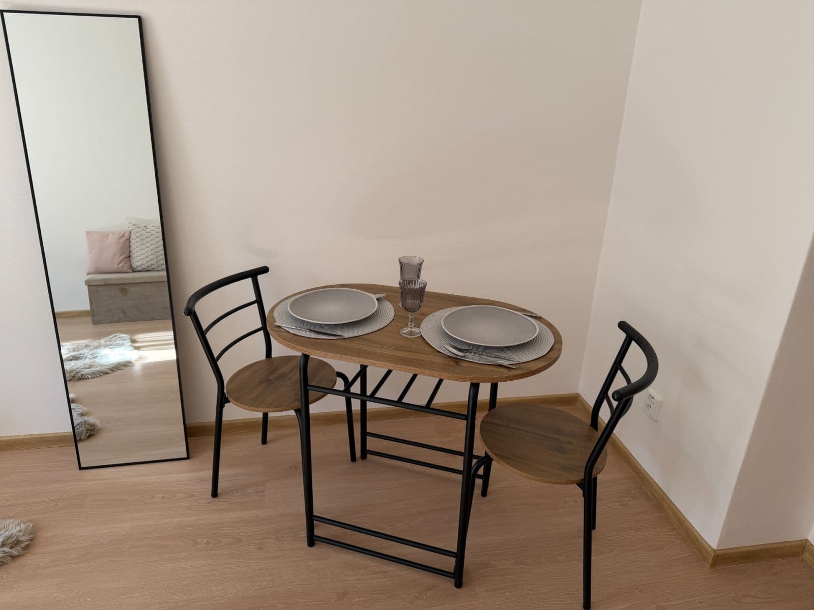 Prodej bytu 1+kk 27 m², Krátká, Plzeň, Plzeňský kraj Prodej bytu 1+kk 27 m², Krátká, Plzeň, Plzeňský kraj