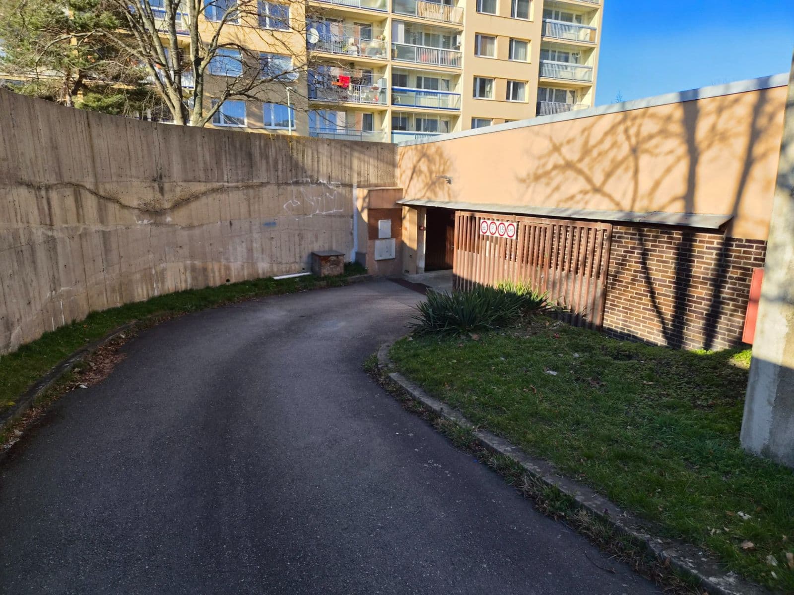 Pronájem garáže 17 m², Chalupkova, Praha, Praha Pronájem garáže 17 m², Chalupkova, Praha, Praha