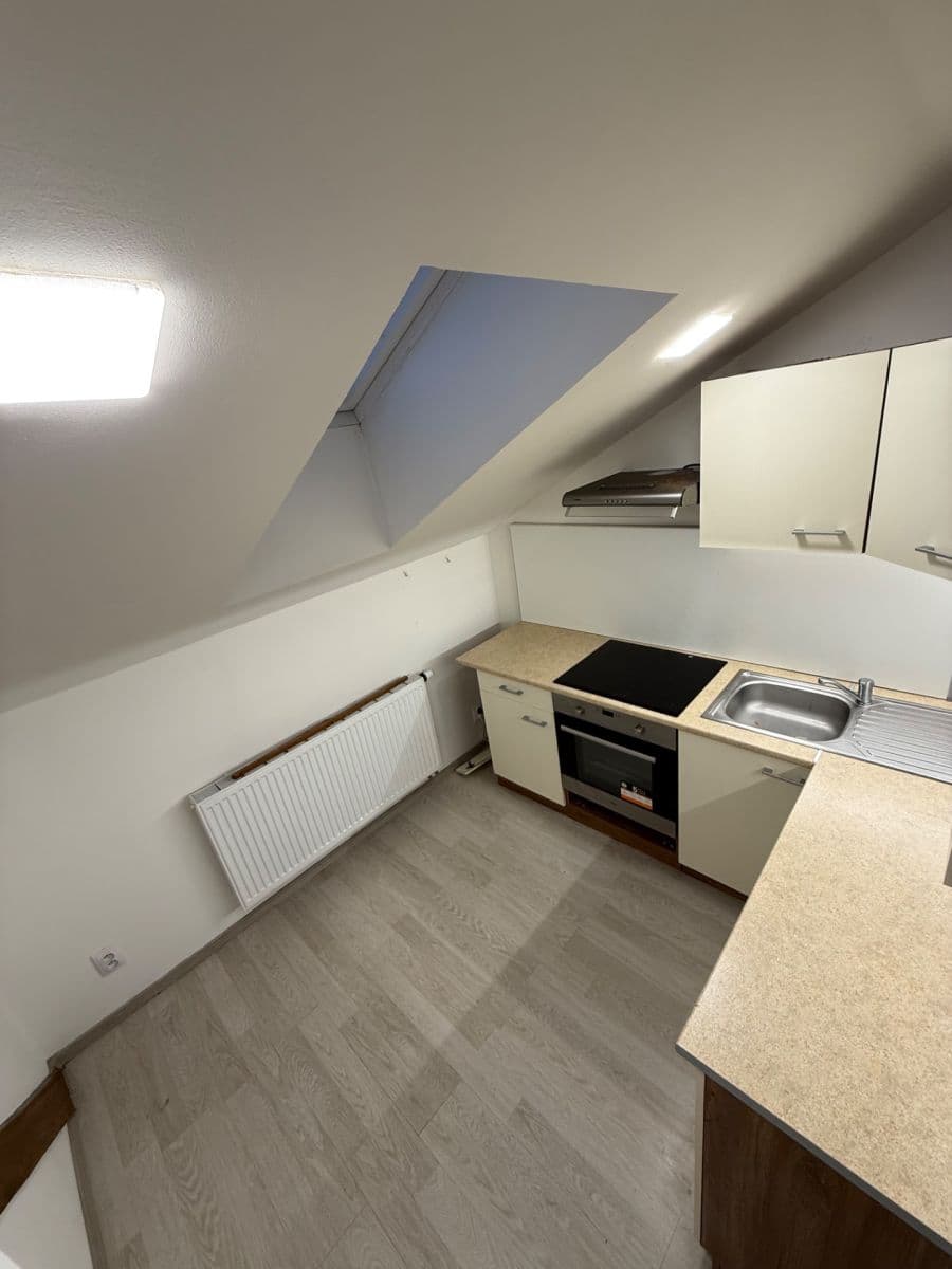 Pronájem bytu 2+kk 46 m², Práce, Děčín, Ústecký kraj Pronájem bytu 2+kk 46 m², Práce, Děčín, Ústecký kraj