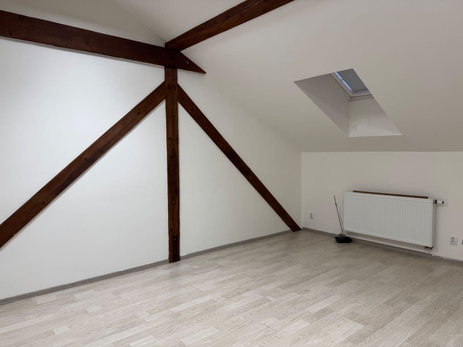 Pronájem bytu 2+kk 46 m², Práce, Děčín, Ústecký kraj Pronájem bytu 2+kk 46 m², Práce, Děčín, Ústecký kraj