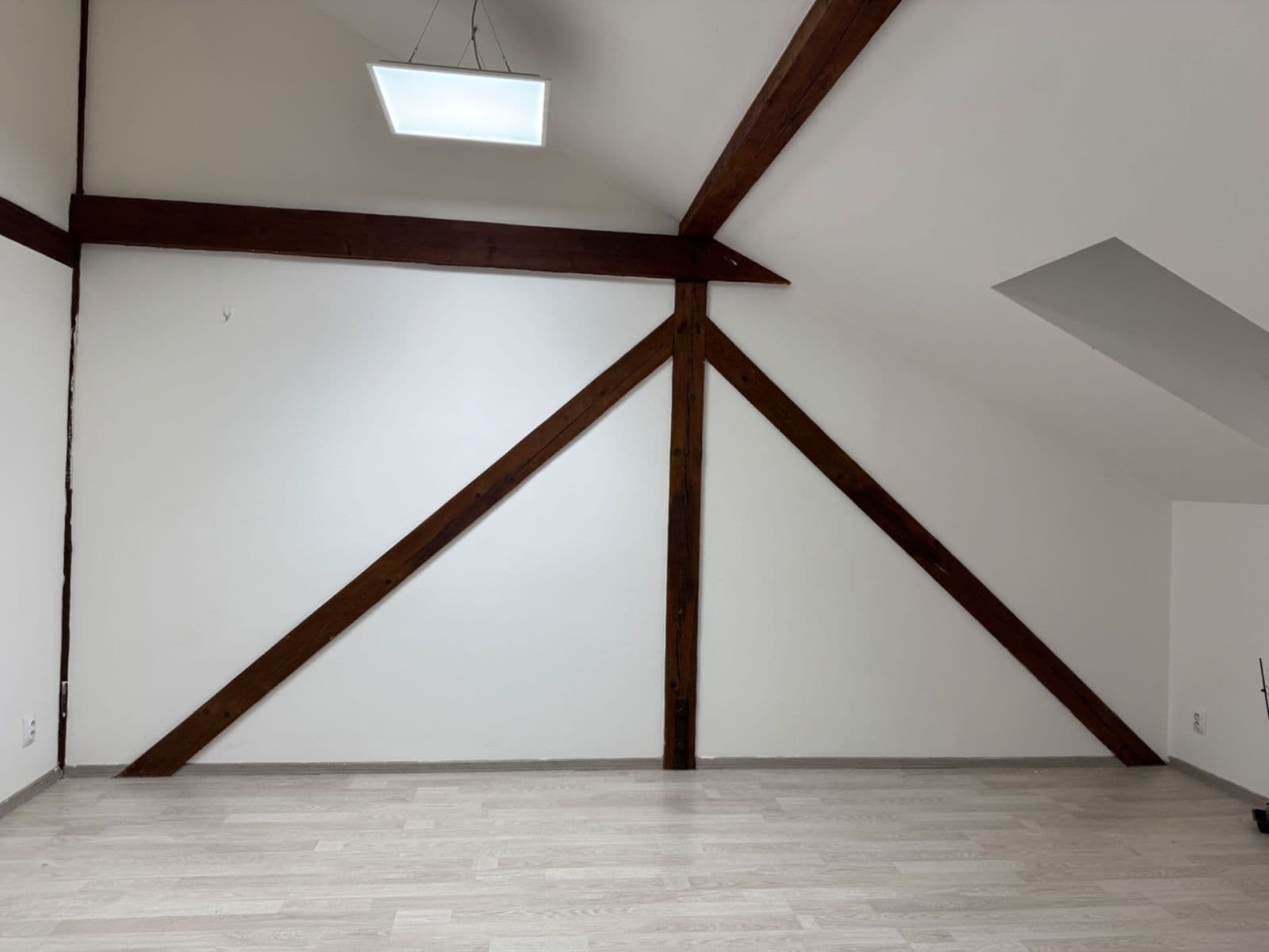 Pronájem bytu 2+kk 46 m², Práce, Děčín, Ústecký kraj Pronájem bytu 2+kk 46 m², Práce, Děčín, Ústecký kraj