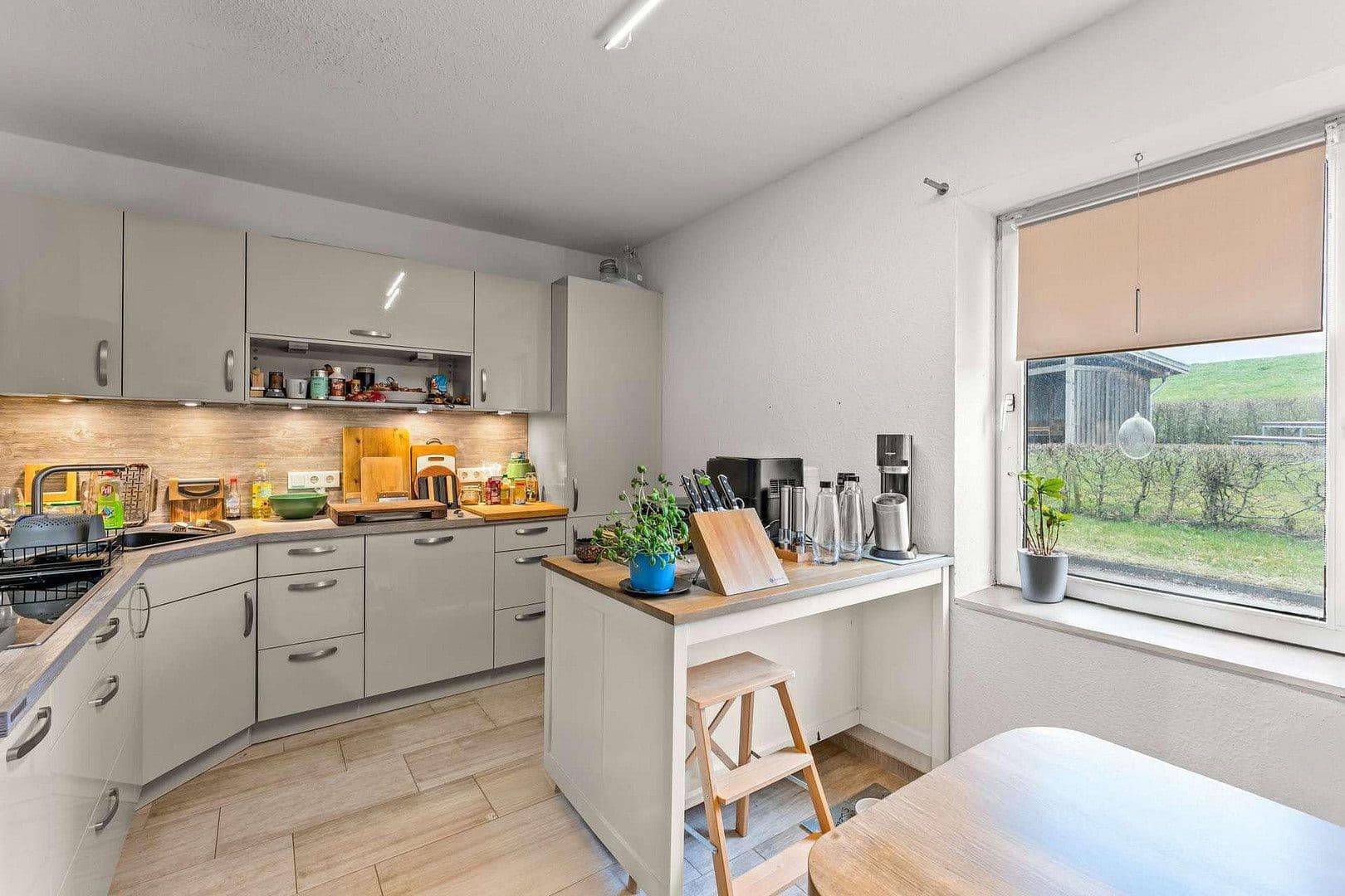 Pronájem bytu 3+1 128 m², Deichstraße 122a, Berne, Dolní Sasko Pronájem bytu 3+1 128 m², Deichstraße 122a, Berne, Dolní Sasko