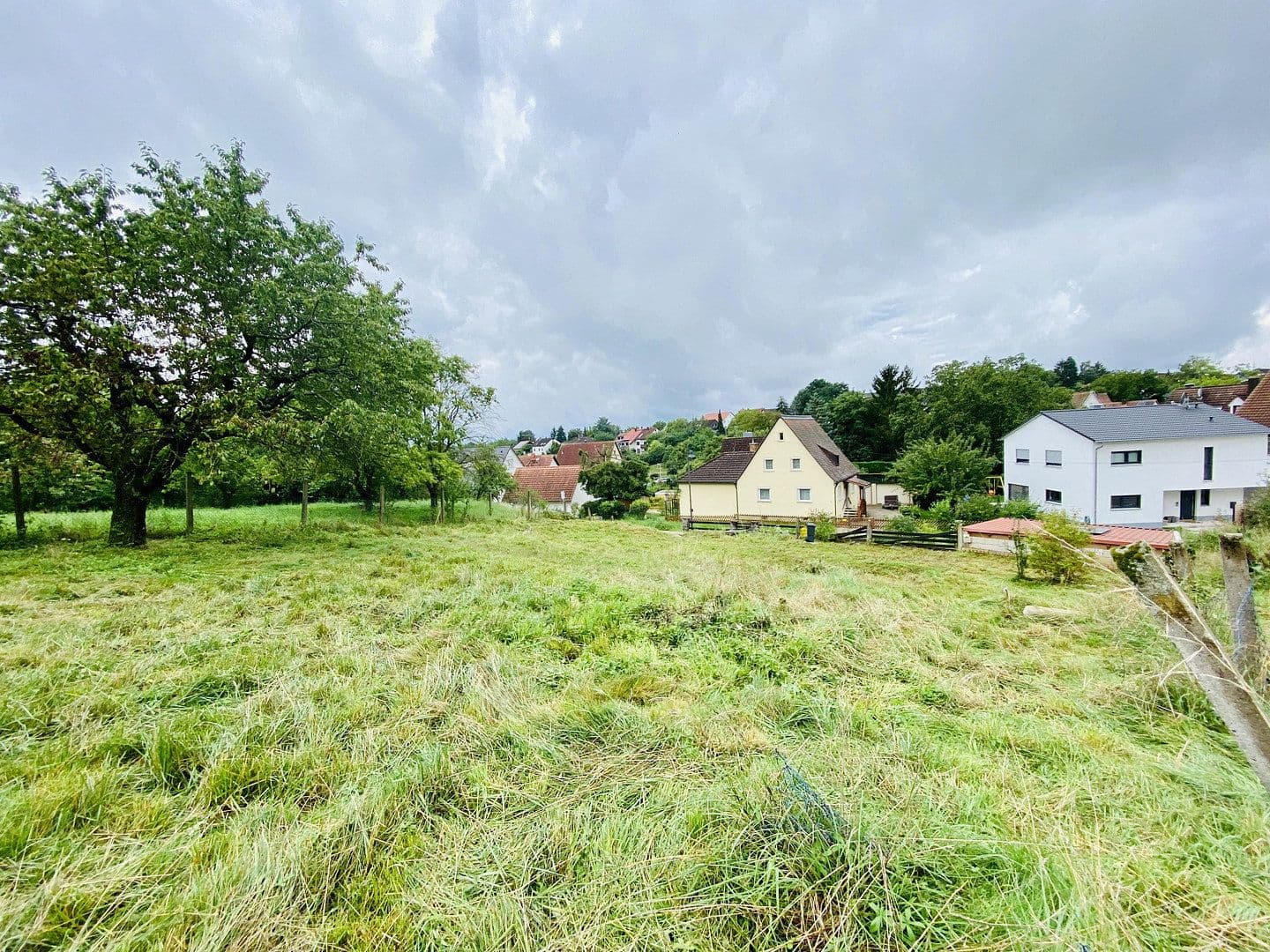 Prodej pozemku 805 m², Am Hölzelbach 5, Neunkirchen am Brand, Bavorsko Prodej pozemku 805 m², Am Hölzelbach 5, Neunkirchen am Brand, Bavorsko