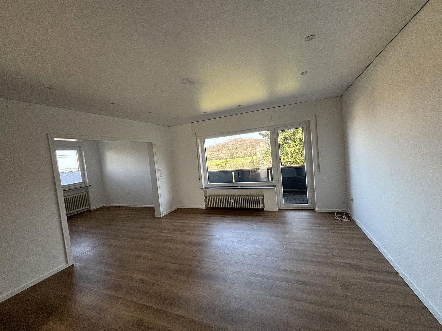 Pronájem bytu 3+1 120 m², Neustadt (Wied), Porýní-Falc Pronájem bytu 3+1 120 m², Neustadt (Wied), Porýní-Falc