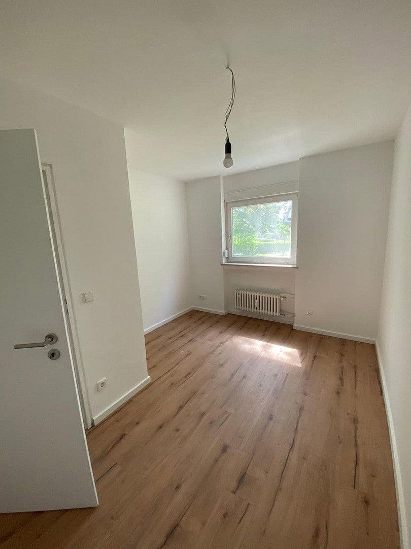 Pronájem bytu 4+1 98 m², Saarstraße 2, Lahr/Schwarzwald, Bádensko-Württembersko Pronájem bytu 4+1 98 m², Saarstraße 2, Lahr/Schwarzwald, Bádensko-Württembersko