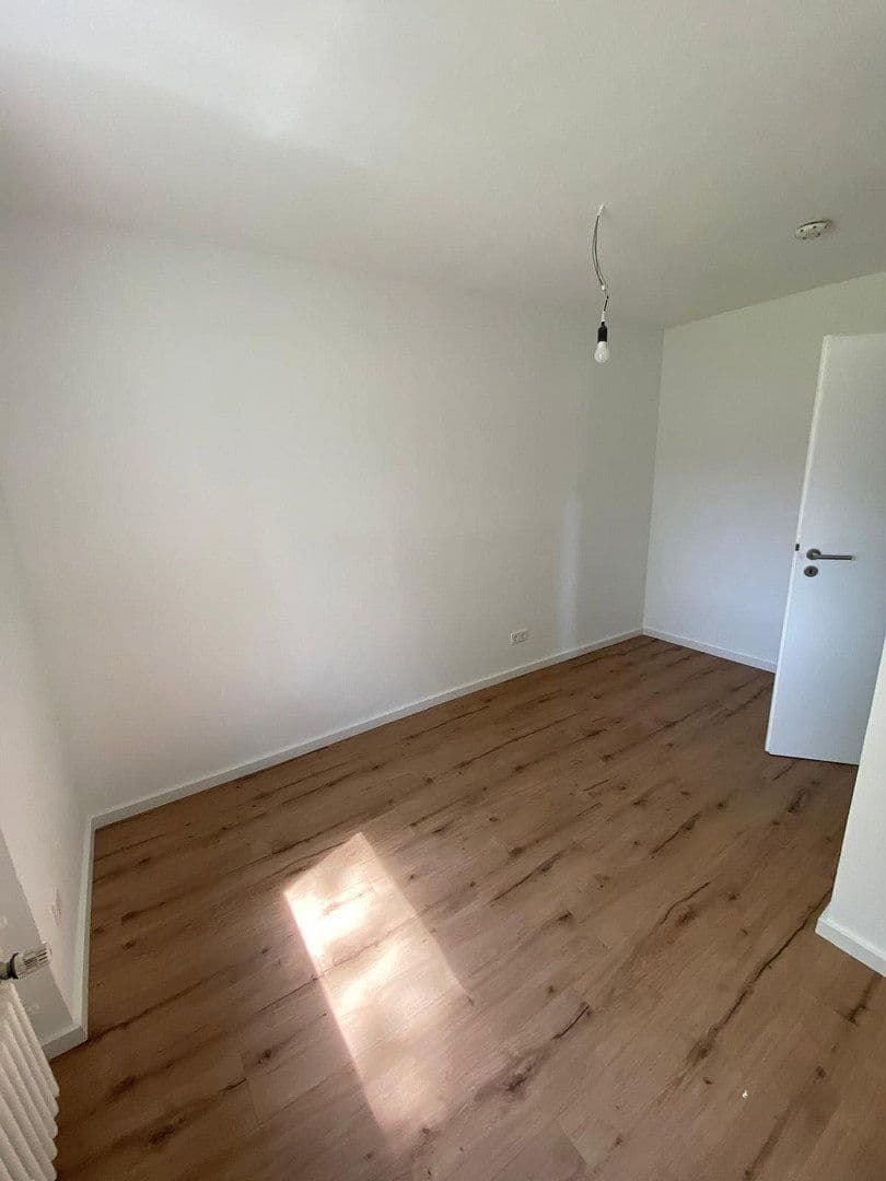 Pronájem bytu 4+1 98 m², Saarstraße 2, Lahr/Schwarzwald, Bádensko-Württembersko Pronájem bytu 4+1 98 m², Saarstraße 2, Lahr/Schwarzwald, Bádensko-Württembersko