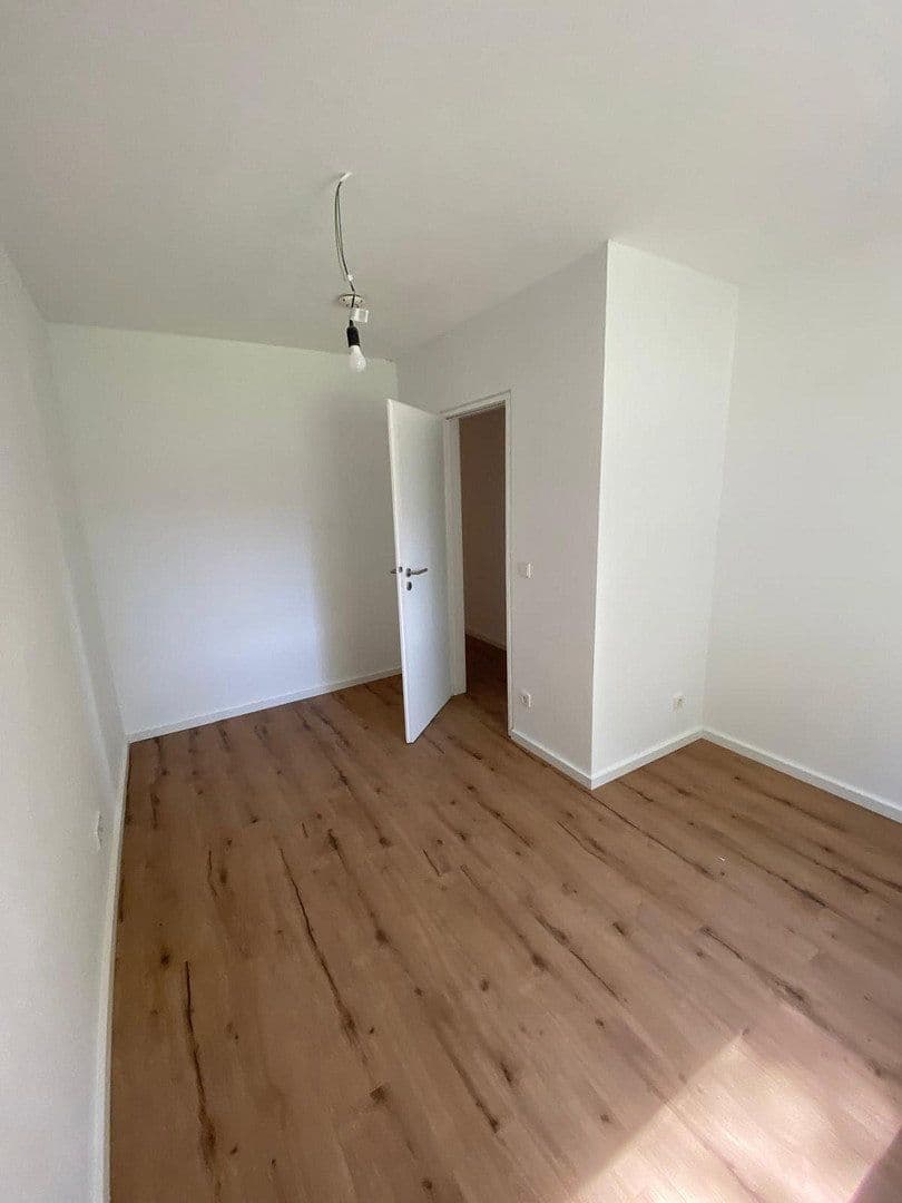 Pronájem bytu 4+1 98 m², Saarstraße 2, Lahr/Schwarzwald, Bádensko-Württembersko Pronájem bytu 4+1 98 m², Saarstraße 2, Lahr/Schwarzwald, Bádensko-Württembersko