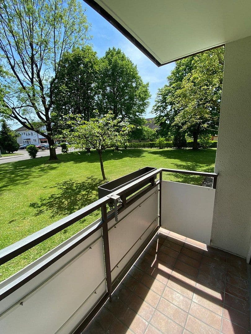 Pronájem bytu 4+1 98 m², Saarstraße 2, Lahr/Schwarzwald, Bádensko-Württembersko Pronájem bytu 4+1 98 m², Saarstraße 2, Lahr/Schwarzwald, Bádensko-Württembersko
