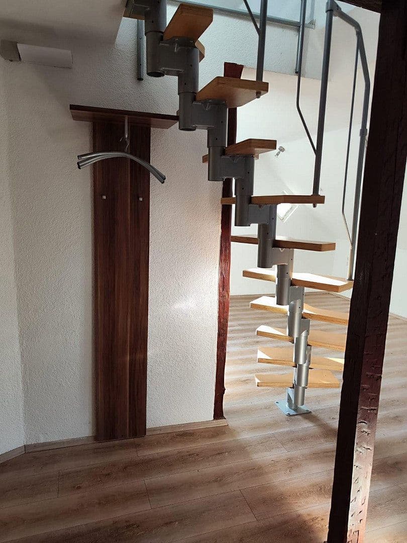 Pronájem bytu 2+kk 50 m², Bad Urach, Bádensko-Württembersko Pronájem bytu 2+kk 50 m², Bad Urach, Bádensko-Württembersko