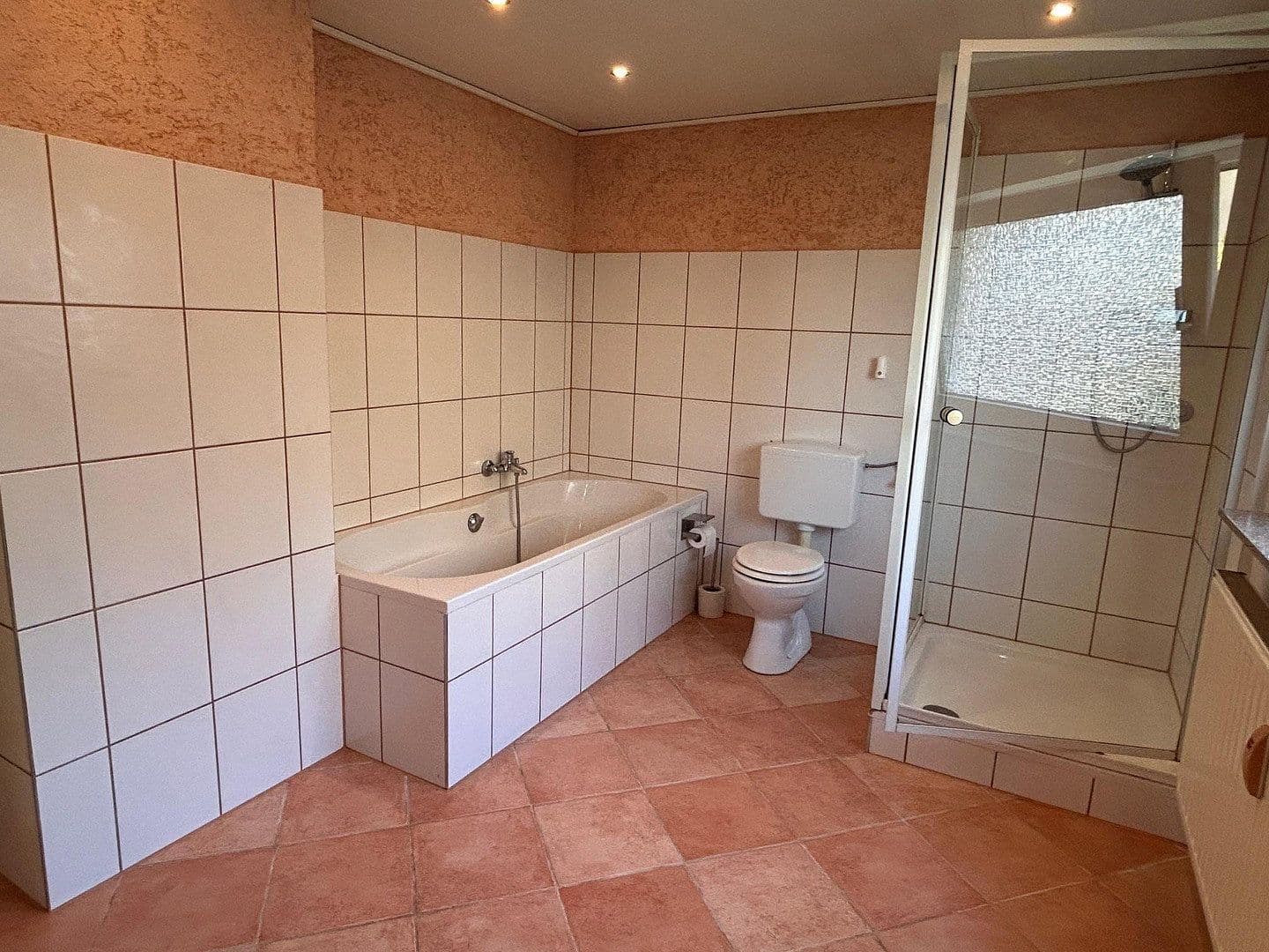 Prodej domu 153 m², pozemek 245 m², Georg-Fröba-Straße 16, Alsbach-Hähnlein, Hessen Prodej domu 153 m², pozemek 245 m², Georg-Fröba-Straße 16, Alsbach-Hähnlein, Hessen