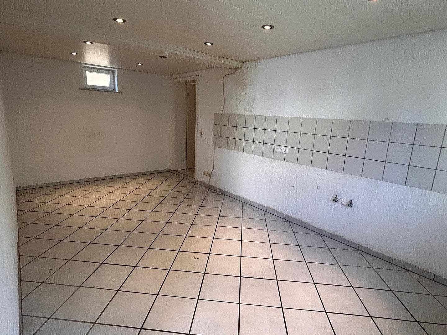 Prodej domu 153 m², pozemek 245 m², Georg-Fröba-Straße 16, Alsbach-Hähnlein, Hessen Prodej domu 153 m², pozemek 245 m², Georg-Fröba-Straße 16, Alsbach-Hähnlein, Hessen