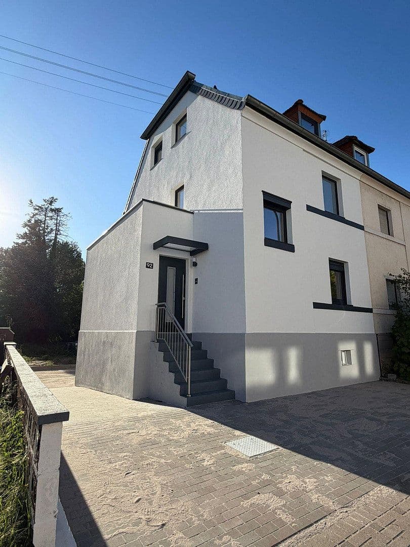 Prodej domu 100 m², pozemek 500 m², Saarbrücken, Země Sársko Prodej domu 100 m², pozemek 500 m², Saarbrücken, Země Sársko