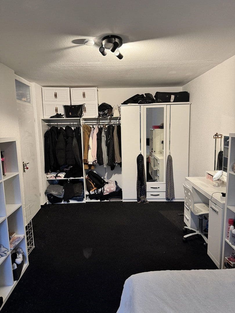 Prodej domu 154 m², pozemek 254 m², Walther-Rathnau-Straße 31, Pforzheim, Bádensko-Württembersko Prodej domu 154 m², pozemek 254 m², Walther-Rathnau-Straße 31, Pforzheim, Bádensko-Württembersko