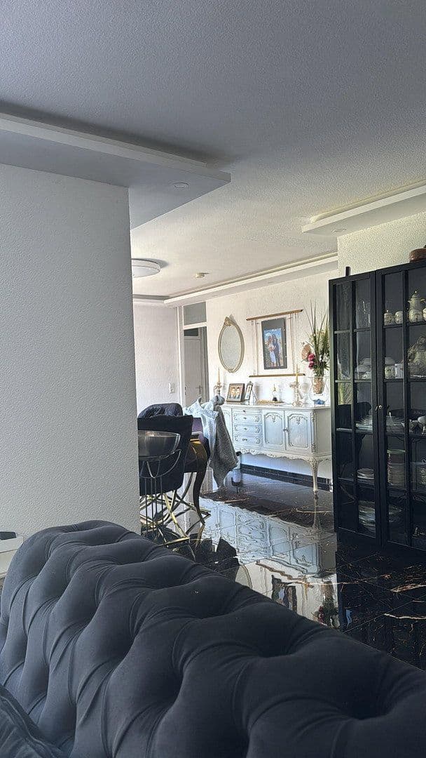 Prodej domu 154 m², pozemek 254 m², Walther-Rathnau-Straße 31, Pforzheim, Bádensko-Württembersko Prodej domu 154 m², pozemek 254 m², Walther-Rathnau-Straße 31, Pforzheim, Bádensko-Württembersko