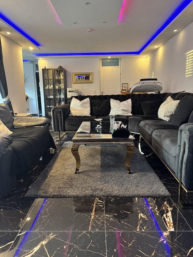 Prodej domu 154 m², pozemek 254 m², Walther-Rathnau-Straße 31, Pforzheim, Bádensko-Württembersko Prodej domu 154 m², pozemek 254 m², Walther-Rathnau-Straße 31, Pforzheim, Bádensko-Württembersko