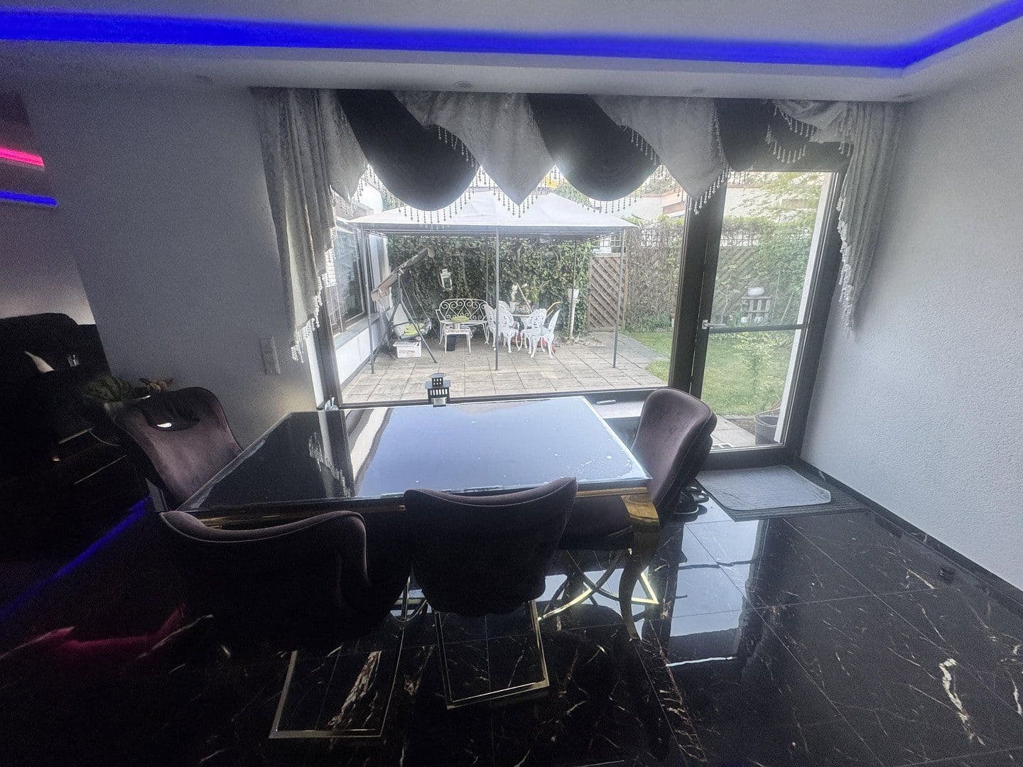 Prodej domu 154 m², pozemek 254 m², Walther-Rathnau-Straße 31, Pforzheim, Bádensko-Württembersko Prodej domu 154 m², pozemek 254 m², Walther-Rathnau-Straße 31, Pforzheim, Bádensko-Württembersko