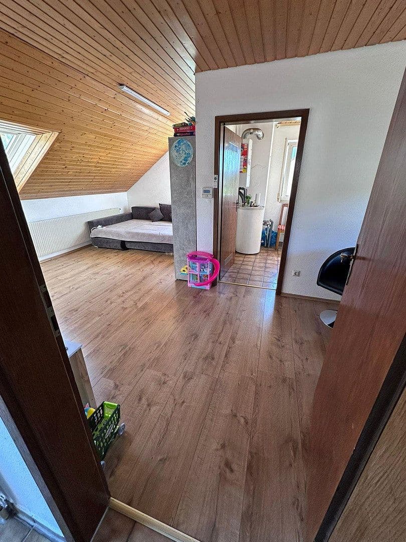 Pronájem bytu 3+1 65 m², Schwäbisch Gmünd, Bádensko-Württembersko Pronájem bytu 3+1 65 m², Schwäbisch Gmünd, Bádensko-Württembersko
