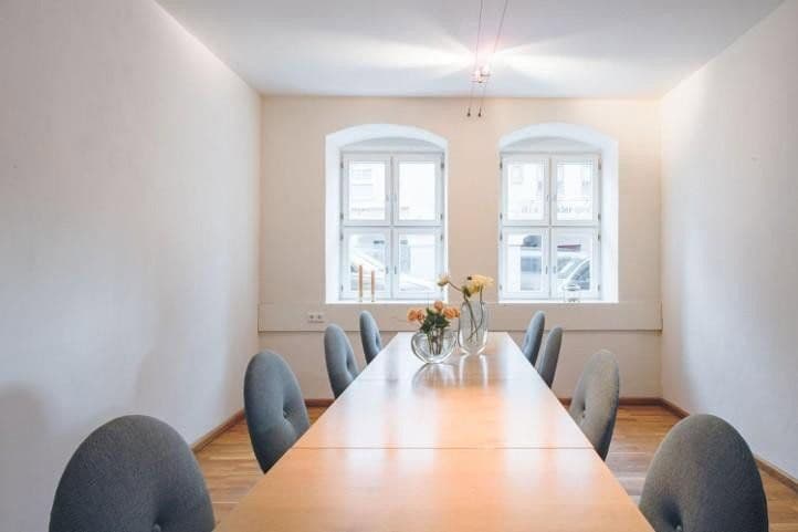 Prodej domu 835 m², pozemek 855 m², Hauptstraße 70, Feucht, Bavorsko Prodej domu 835 m², pozemek 855 m², Hauptstraße 70, Feucht, Bavorsko