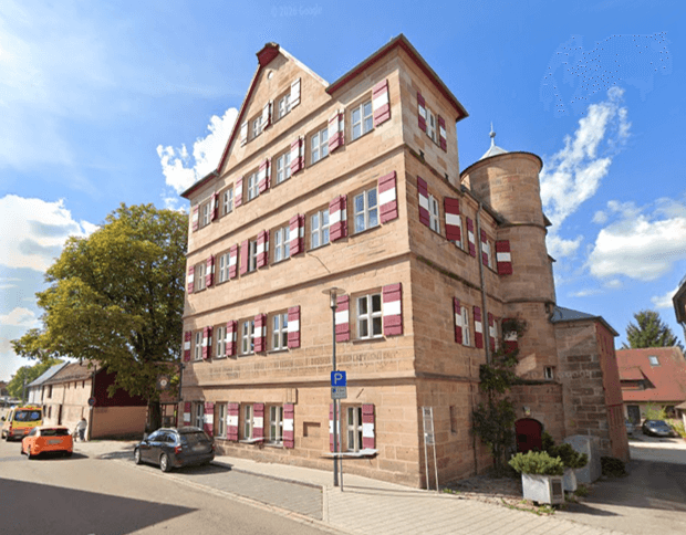 Prodej domu 835 m², pozemek 855 m², Hauptstraße 70, Feucht, Bavorsko Prodej domu 835 m², pozemek 855 m², Hauptstraße 70, Feucht, Bavorsko