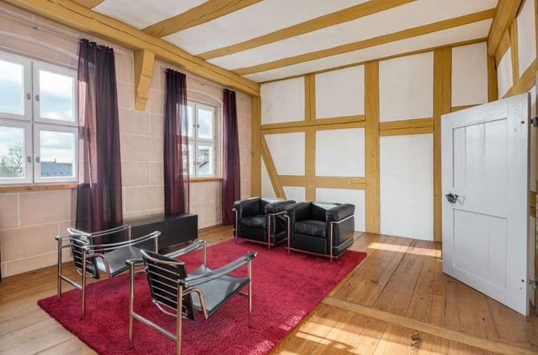 Prodej domu 835 m², pozemek 855 m², Hauptstraße 70, Feucht, Bavorsko Prodej domu 835 m², pozemek 855 m², Hauptstraße 70, Feucht, Bavorsko