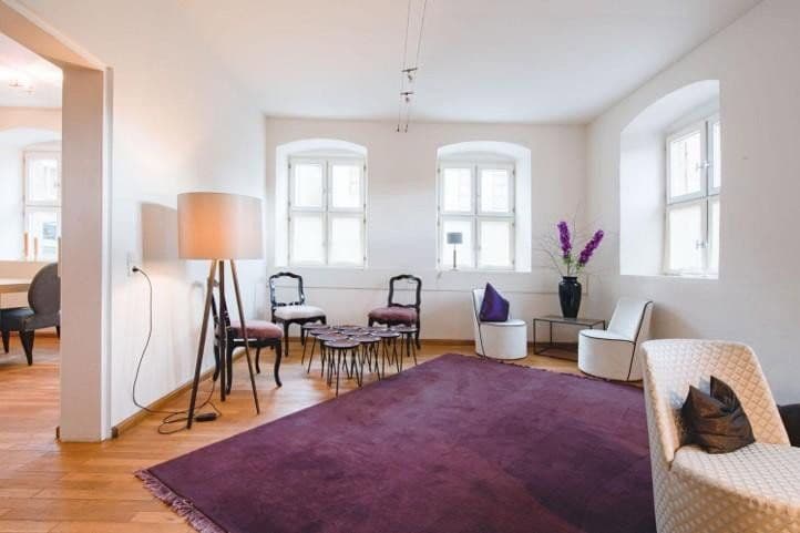 Prodej domu 835 m², pozemek 855 m², Hauptstraße 70, Feucht, Bavorsko Prodej domu 835 m², pozemek 855 m², Hauptstraße 70, Feucht, Bavorsko