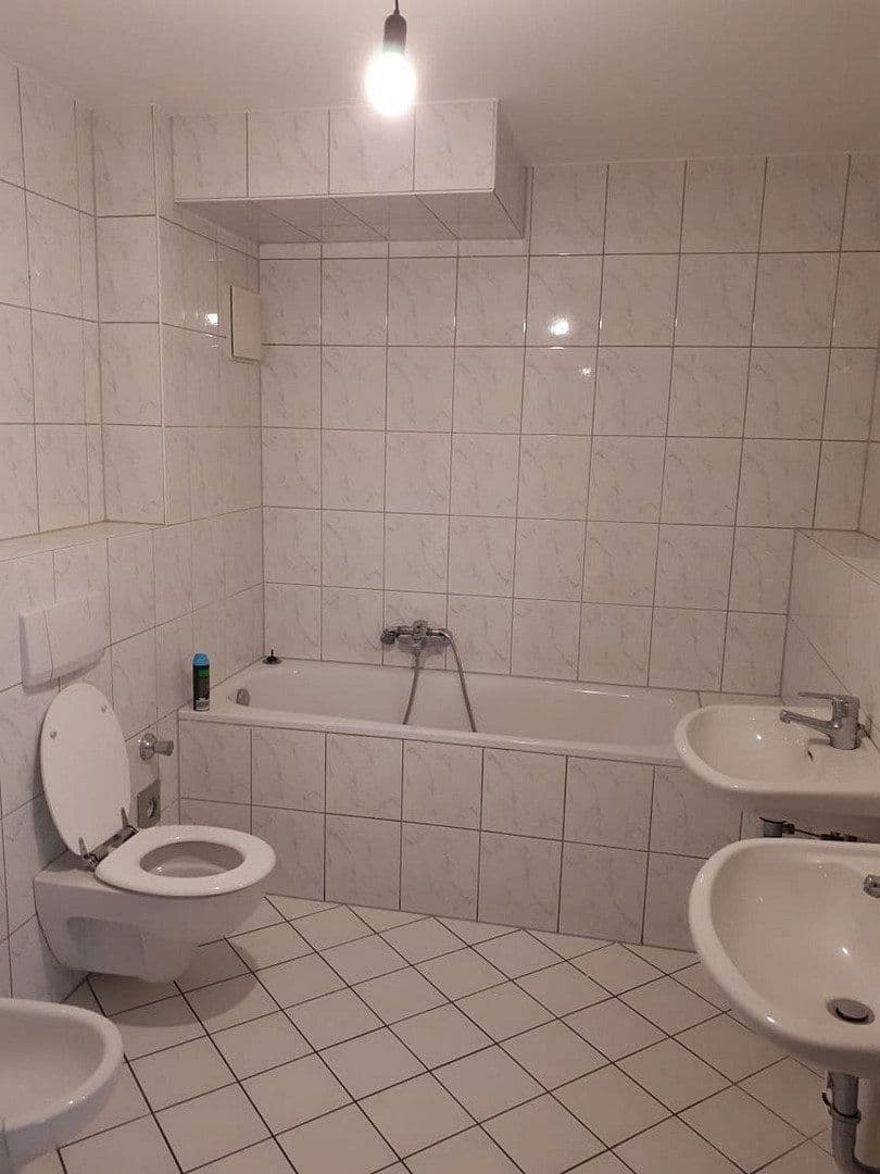 Pronájem bytu 3+1 102 m², Hattingerstr. 574, Bochum, Severní Porýní-Vestfálsko Pronájem bytu 3+1 102 m², Hattingerstr. 574, Bochum, Severní Porýní-Vestfálsko