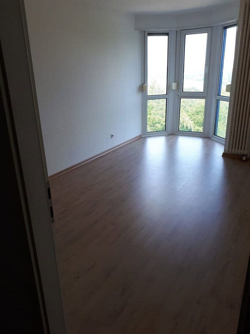 Pronájem bytu 3+1 102 m², Hattingerstr. 574, Bochum, Severní Porýní-Vestfálsko Pronájem bytu 3+1 102 m², Hattingerstr. 574, Bochum, Severní Porýní-Vestfálsko