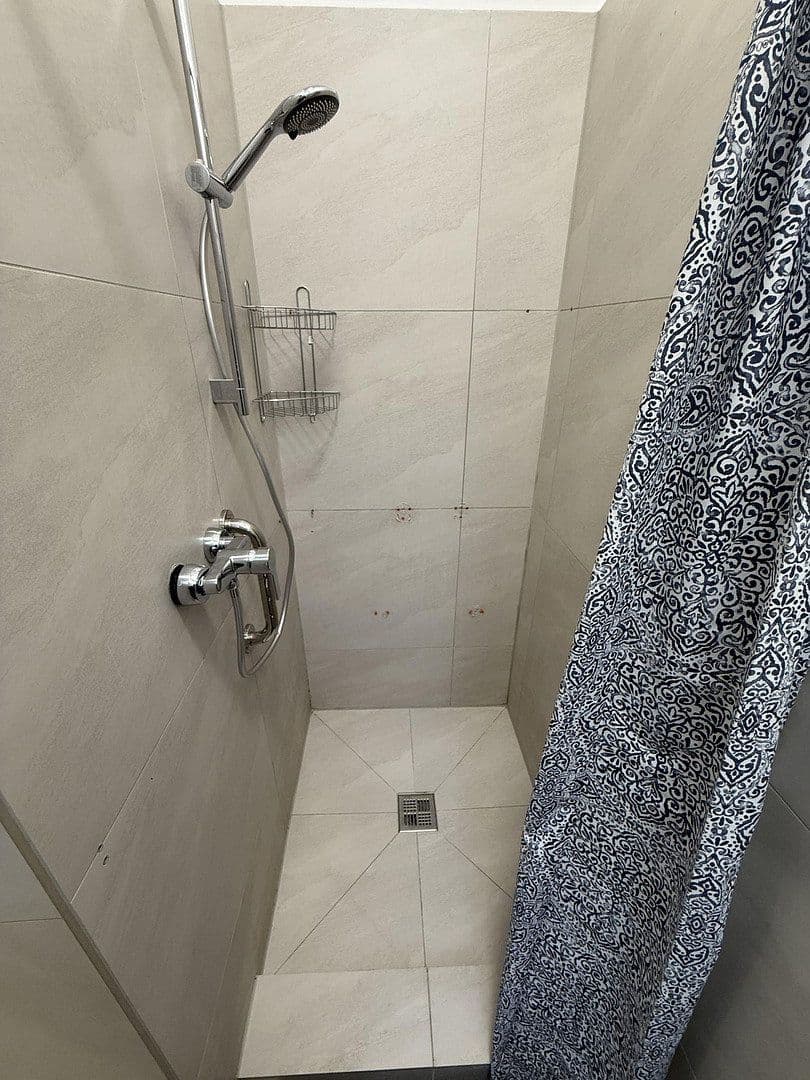 Pronájem bytu 1+1 40 m², Krefelder Str. 97, Köln, Severní Porýní-Vestfálsko Pronájem bytu 1+1 40 m², Krefelder Str. 97, Köln, Severní Porýní-Vestfálsko