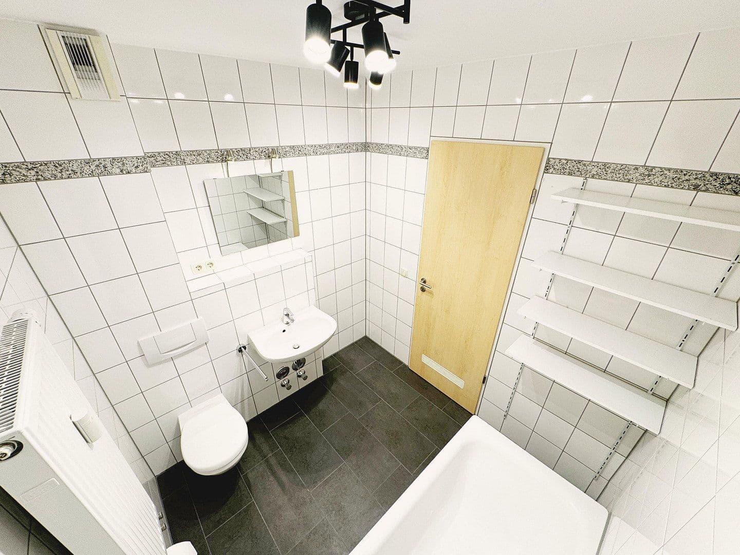Pronájem bytu 2+1 51 m², Landsham bei Kirchheim, Bavorsko Pronájem bytu 2+1 51 m², Landsham bei Kirchheim, Bavorsko