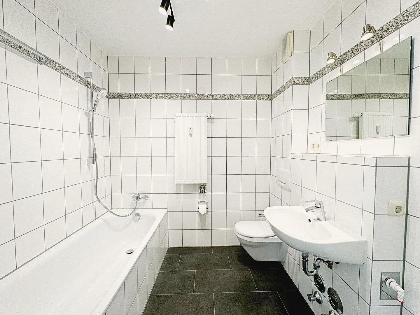 Pronájem bytu 2+1 51 m², Landsham bei Kirchheim, Bavorsko Pronájem bytu 2+1 51 m², Landsham bei Kirchheim, Bavorsko