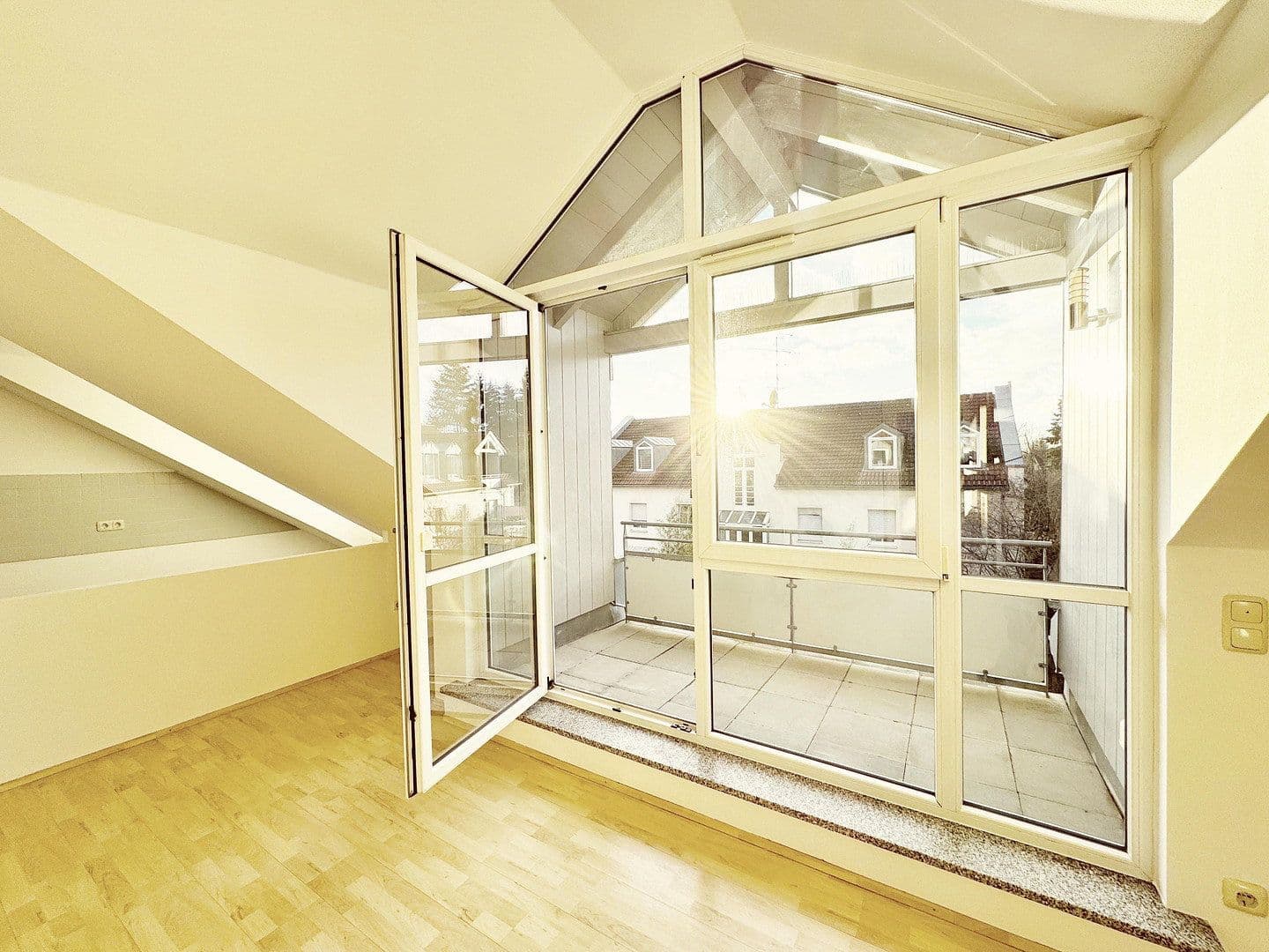 Pronájem bytu 2+1 51 m², Landsham bei Kirchheim, Bavorsko Pronájem bytu 2+1 51 m², Landsham bei Kirchheim, Bavorsko