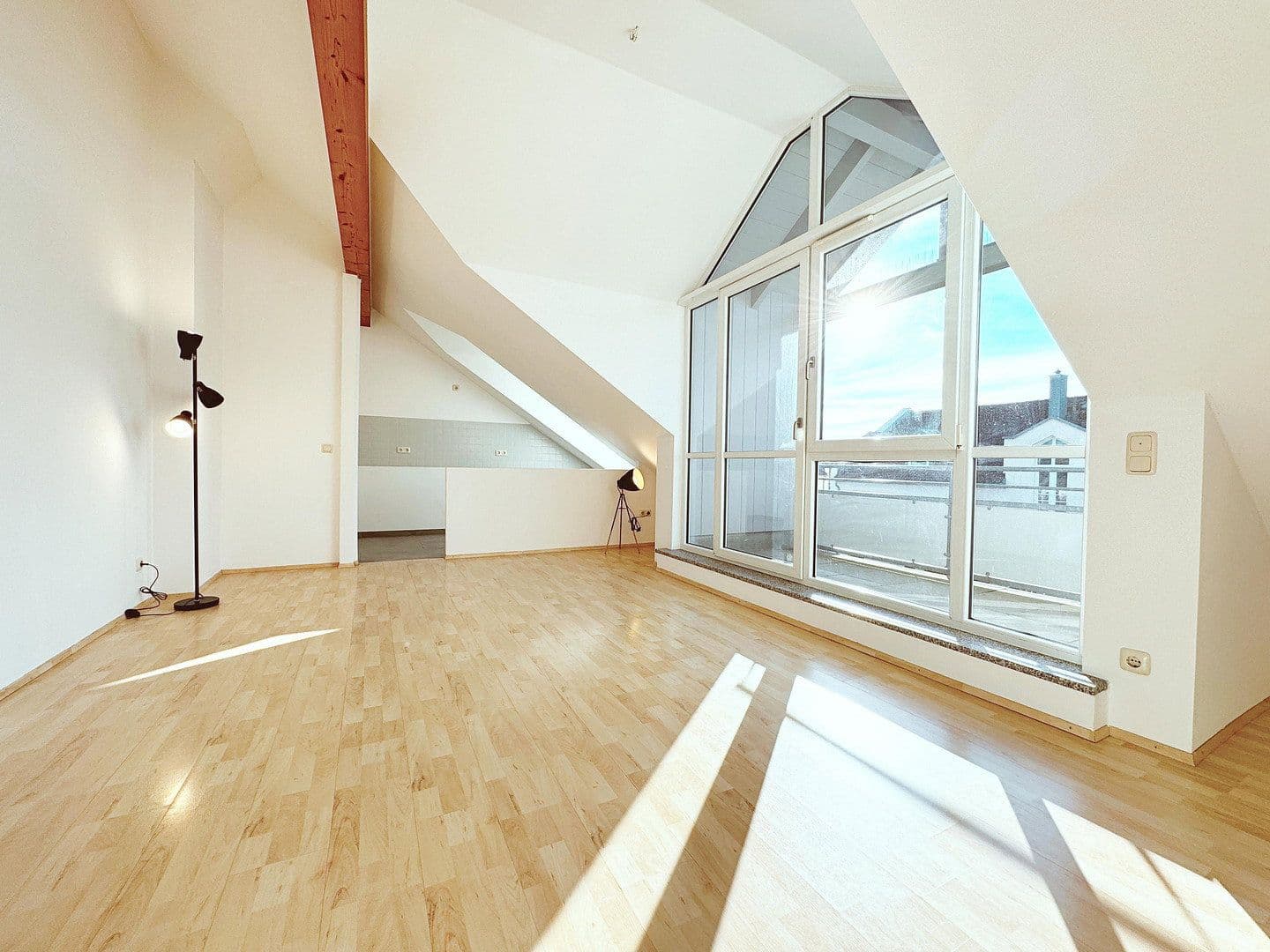 Pronájem bytu 2+1 51 m², Landsham bei Kirchheim, Bavorsko Pronájem bytu 2+1 51 m², Landsham bei Kirchheim, Bavorsko