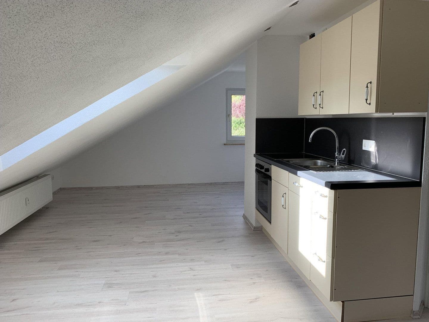 Pronájem bytu 1+1 50 m², Schwanfeld, Bavorsko Pronájem bytu 1+1 50 m², Schwanfeld, Bavorsko