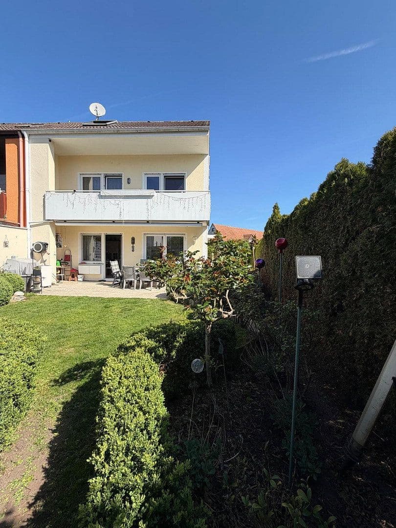 Pronájem domu 140 m², pozemek 290 m², Bubenreuth, Bavorsko Pronájem domu 140 m², pozemek 290 m², Bubenreuth, Bavorsko