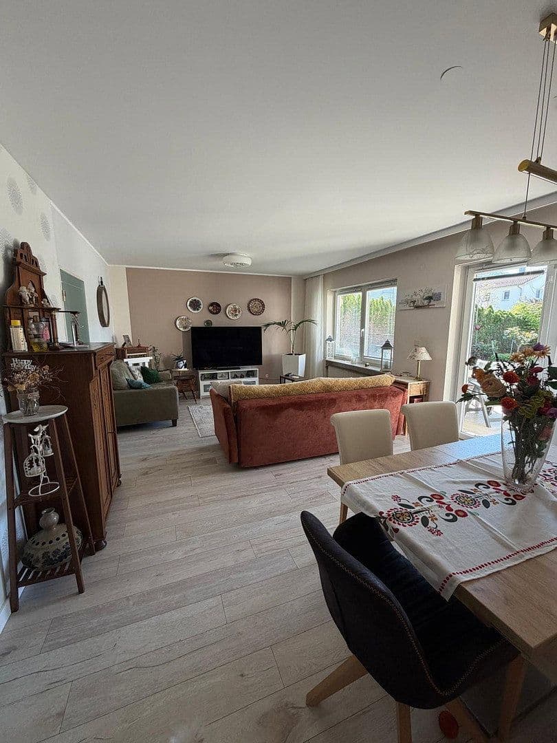 Pronájem domu 140 m², pozemek 290 m², Bubenreuth, Bavorsko Pronájem domu 140 m², pozemek 290 m², Bubenreuth, Bavorsko