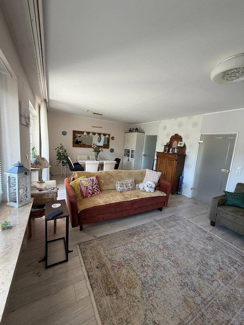 Pronájem domu 140 m², pozemek 290 m², Bubenreuth, Bavorsko Pronájem domu 140 m², pozemek 290 m², Bubenreuth, Bavorsko